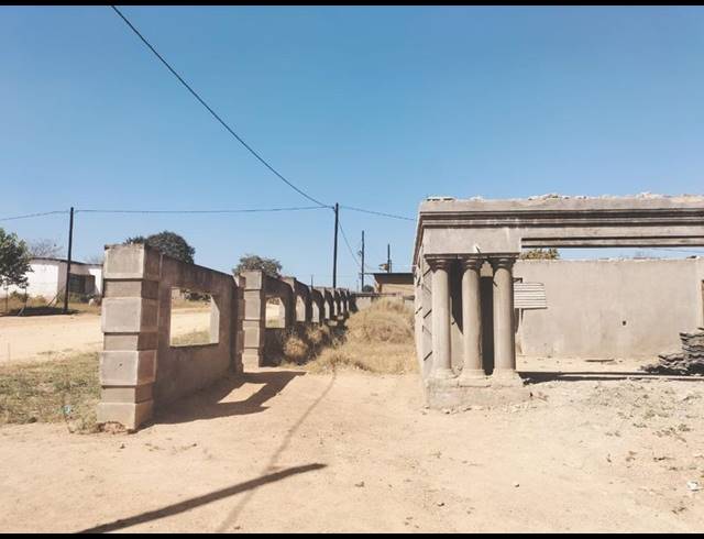 6 BEDROOM HOUSE FOR SALE IN TSWINGA